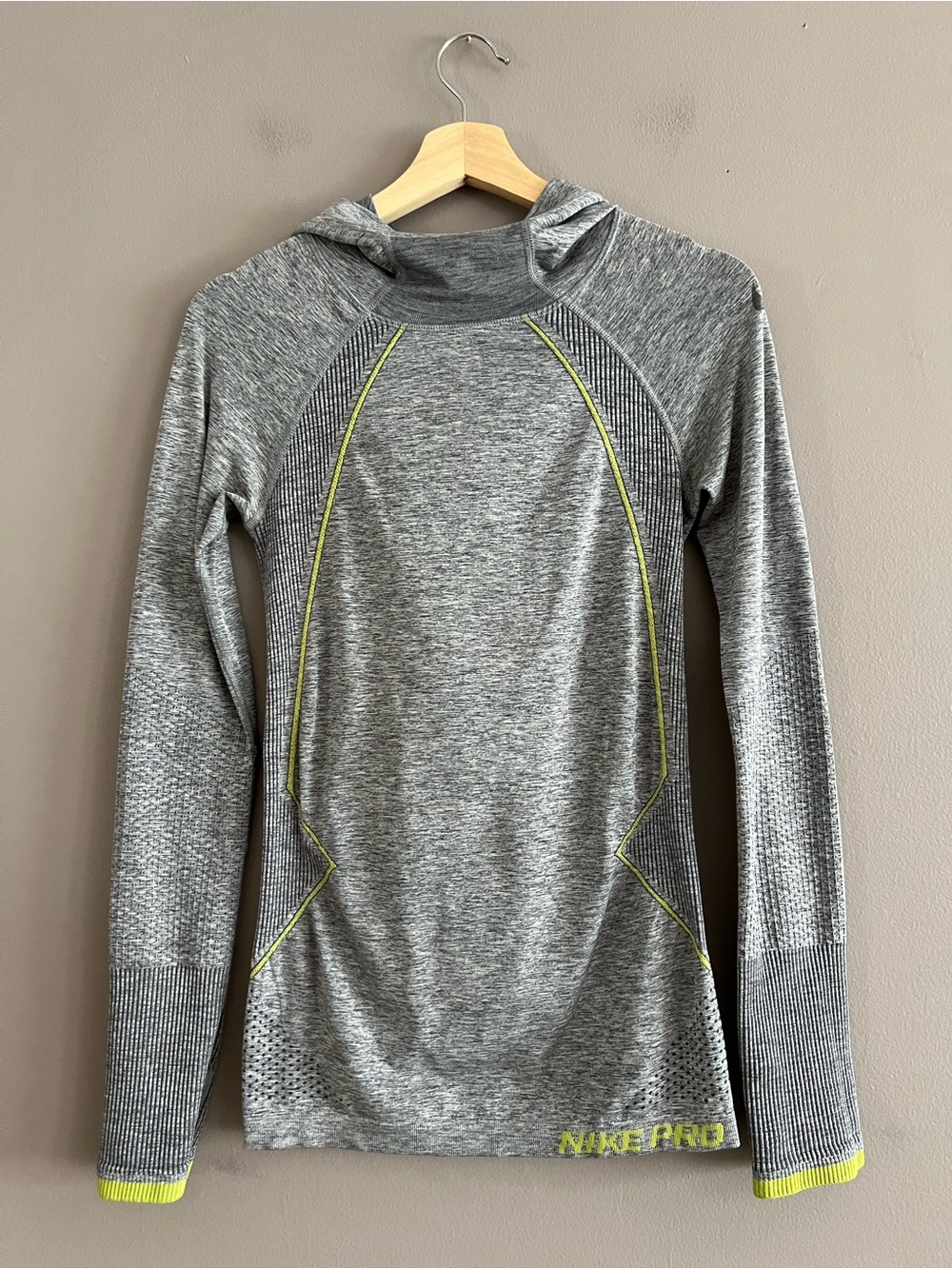 Nike Pro Hyperwarm Hoodie Women Gray Training Running Thumb Holes Est. Small